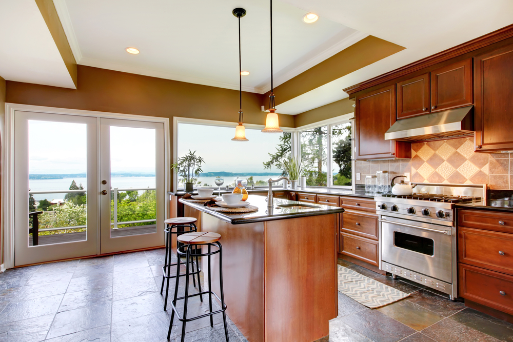 Custom Kitchen Design Blends Indoors and Outdoors
