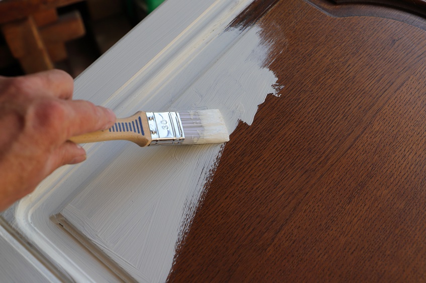 Tips on Painting Cabinetry